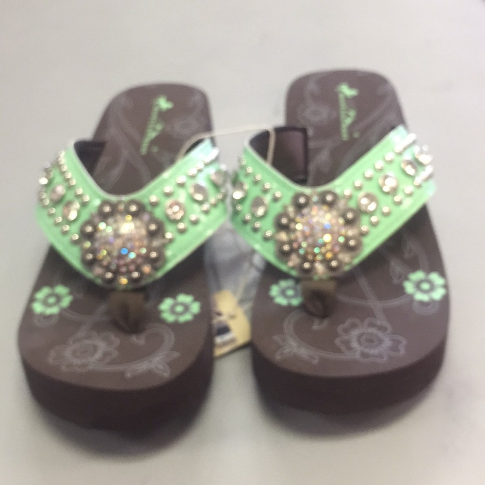 Montana West bling flip flops, Sz 8, mint green